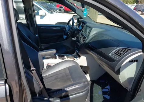 2018 Dodge Grand Caravan Sxt из США, поврежденный, VIN 2C4RDGCG3JR328081